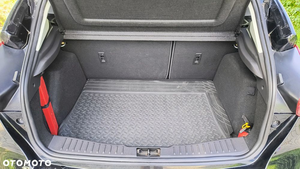 Ford Focus 1.0 EcoBoost Gold X (Trend) - 23