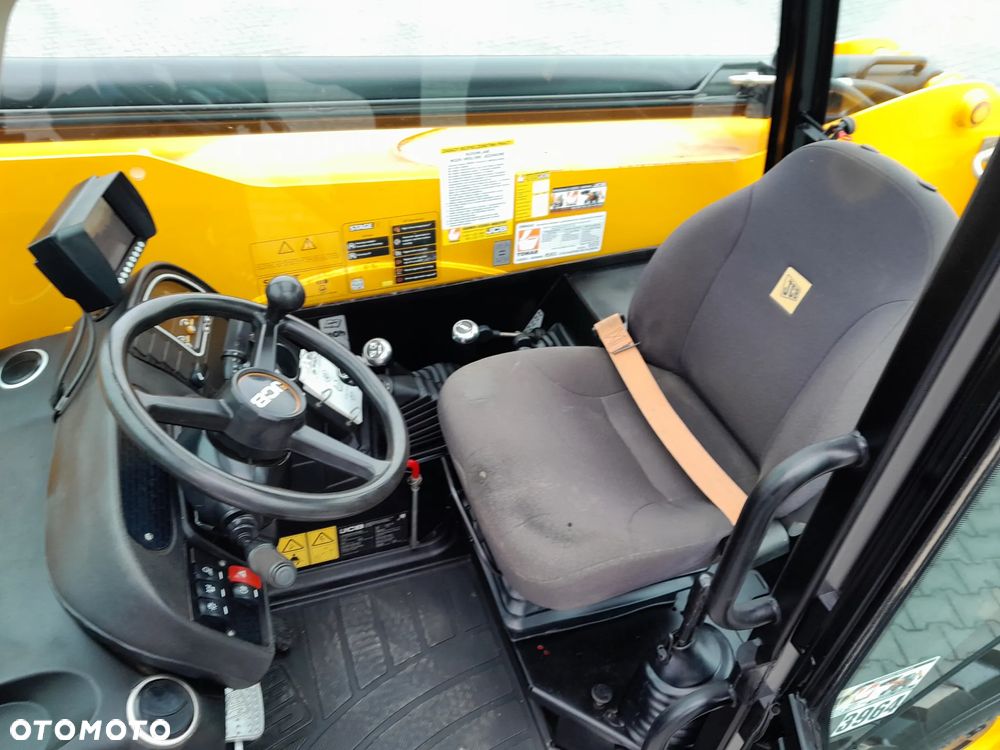 JCB 540-140 2022r - 25