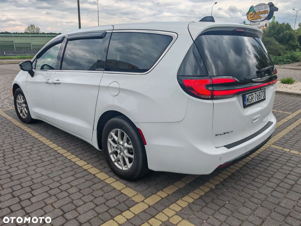 Chrysler Pacifica - 10