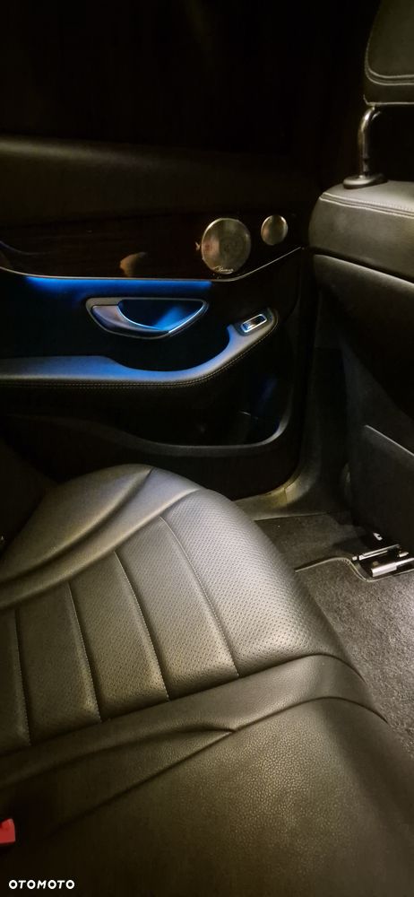 Mercedes-Benz Klasa C 300 7G-TRONIC - 32