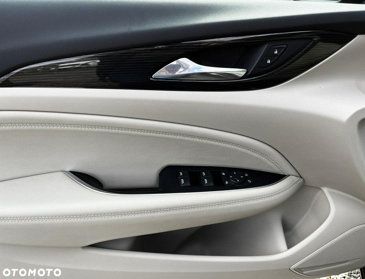 Opel Insignia - 31