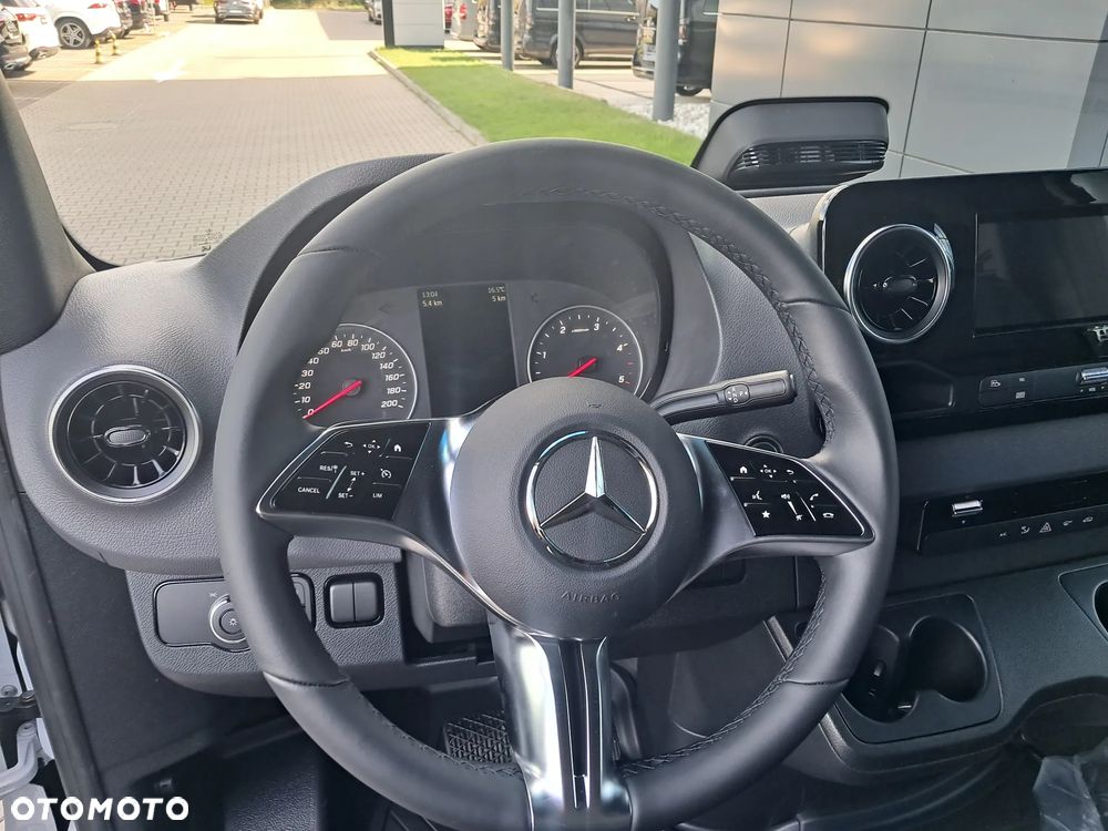 Mercedes-Benz SPRINTER - 16