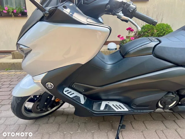 Yamaha Tmax - 8