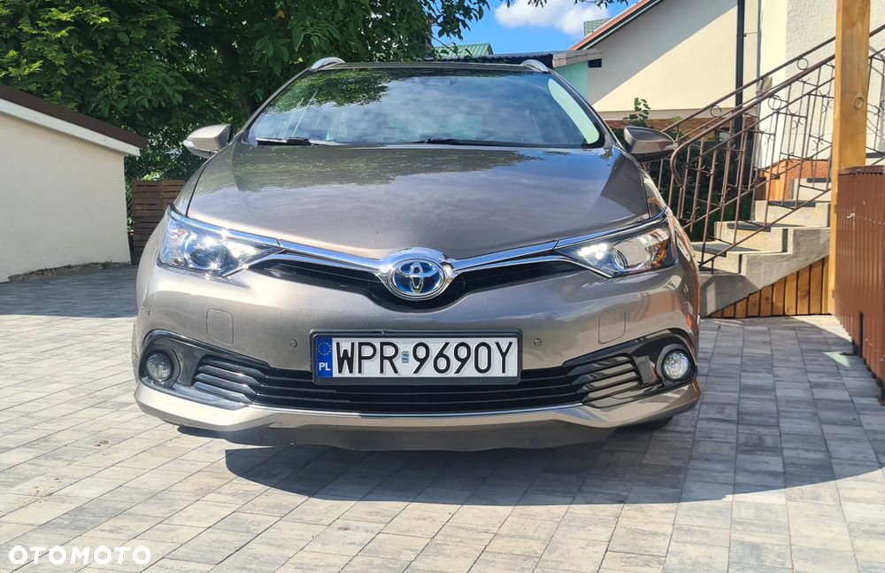 Toyota Auris 2018 photo 2