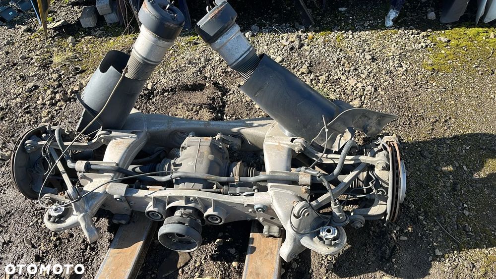 BELKA OŚ ZAWIESZENIA TYŁ MERCEDES W221 - 2