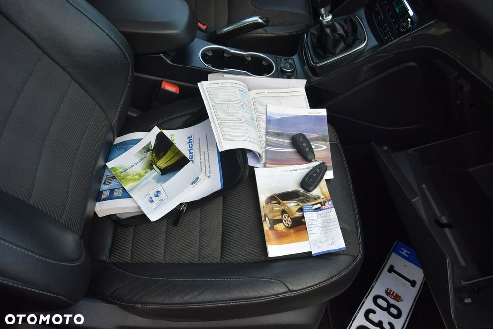 Ford Kuga 2.0 TDCi 2x4 Titanium - 40