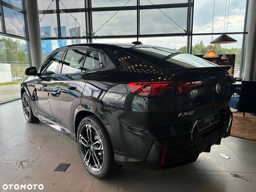 BMW iX2 eDrive20 66.5kWh M Sport Edition - 5