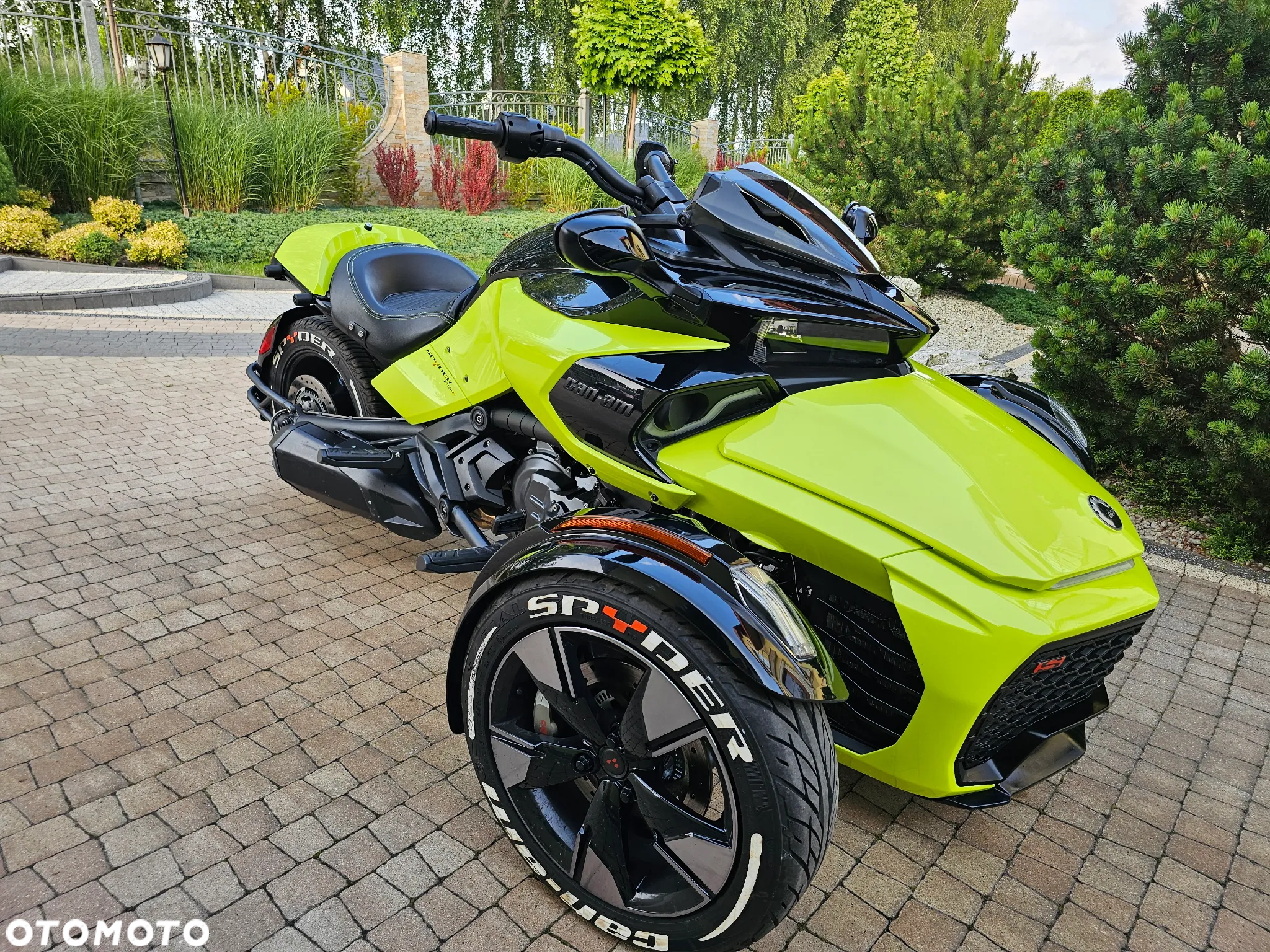 Can-Am Spyder - 8