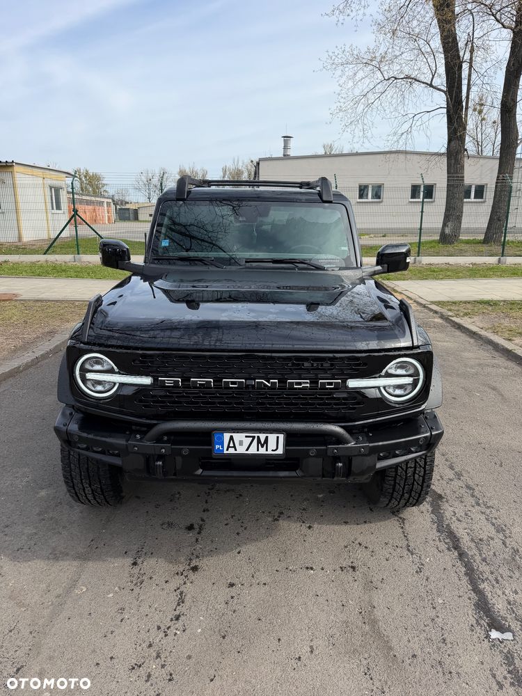 Ford Bronco - 1
