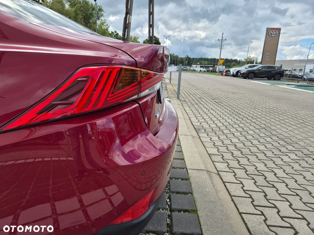 Lexus IS 200t / 300 Elegance - 16