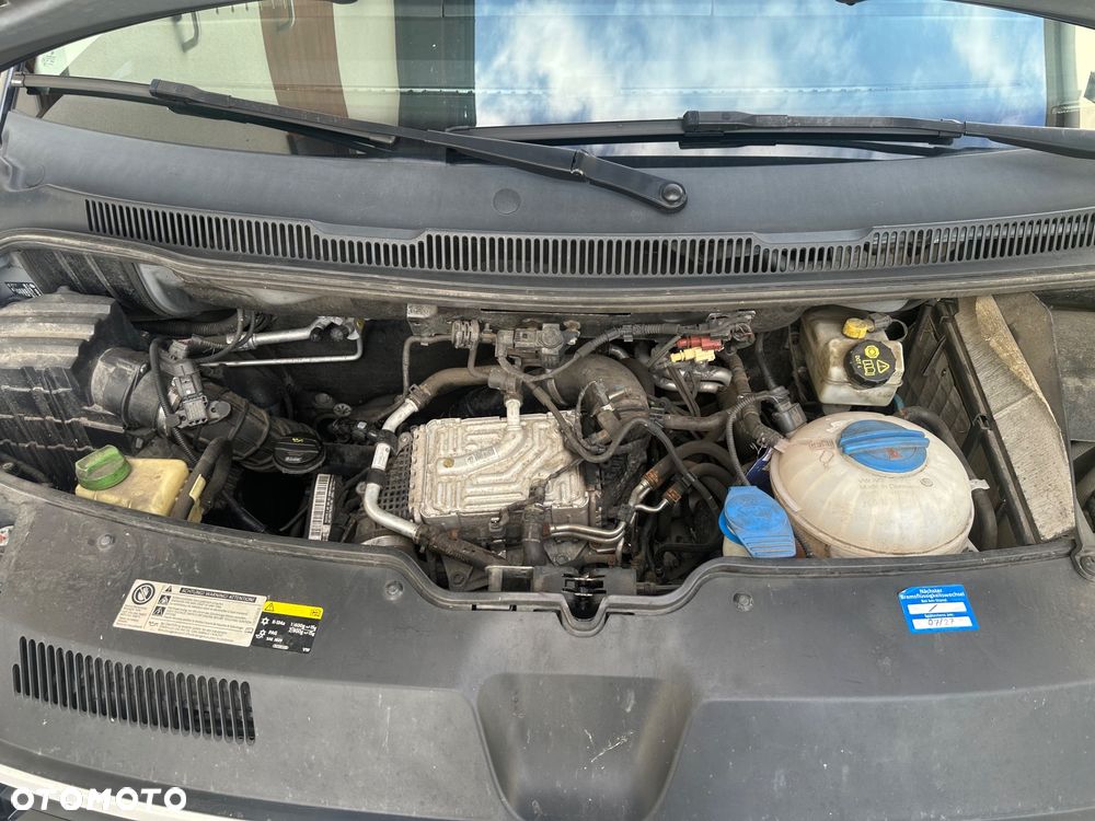 Volkswagen Multivan - 7