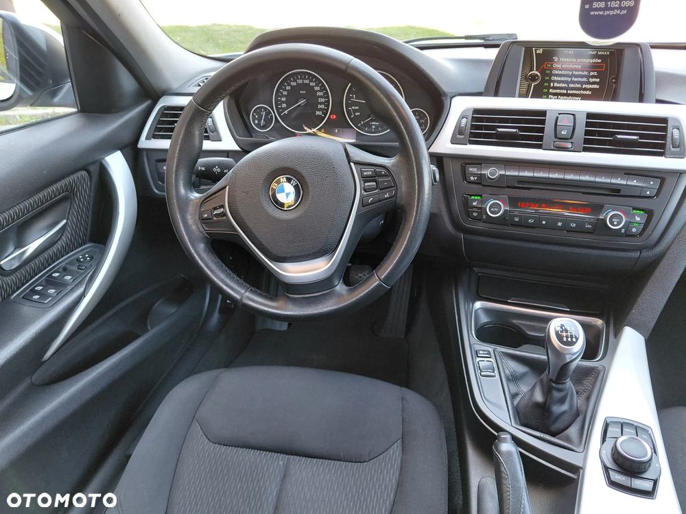 BMW Seria 3 320i Sport Line - 7
