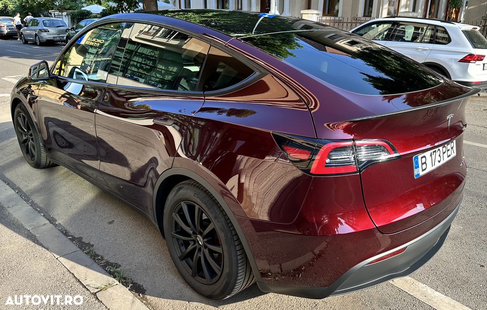 Tesla Model Y AWD Performance - 3