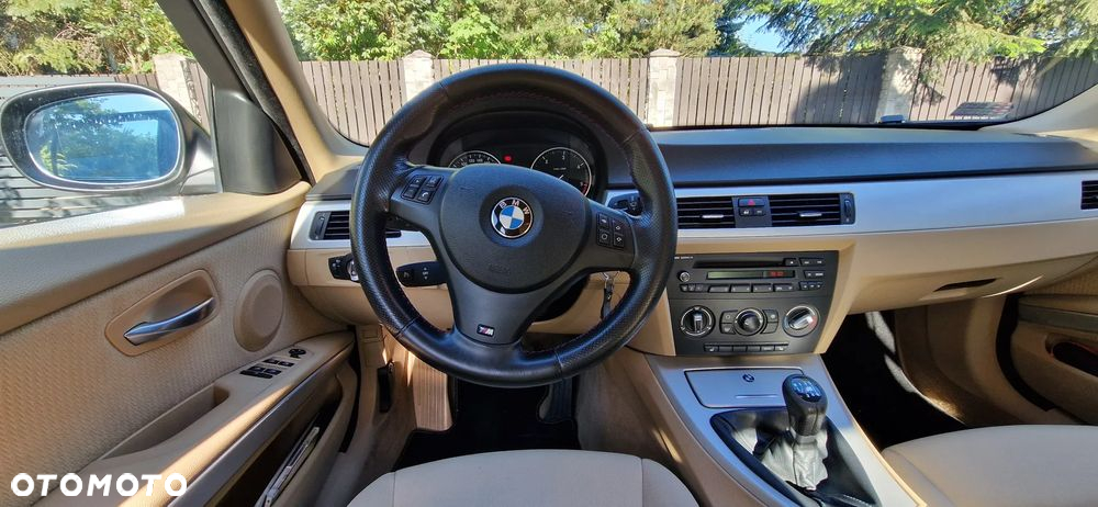 BMW Seria 3 320d - 10