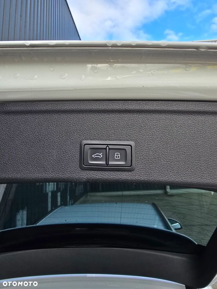 Audi A4 Avant 2.0 TDI DPF S line Sportpaket - 22