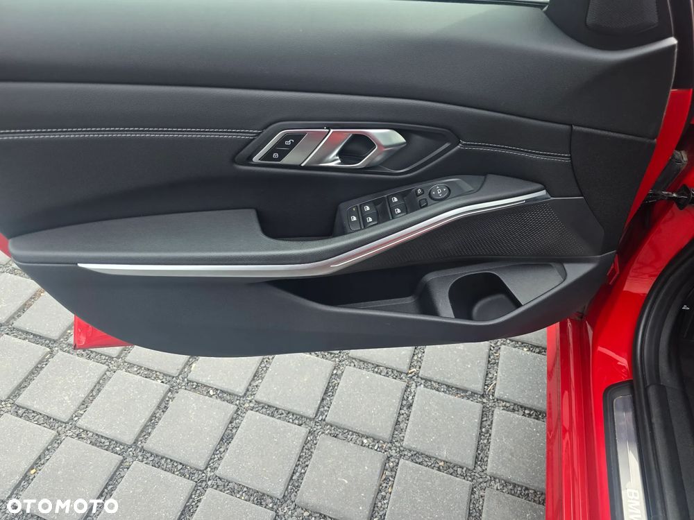 BMW Seria 3 318i - 11