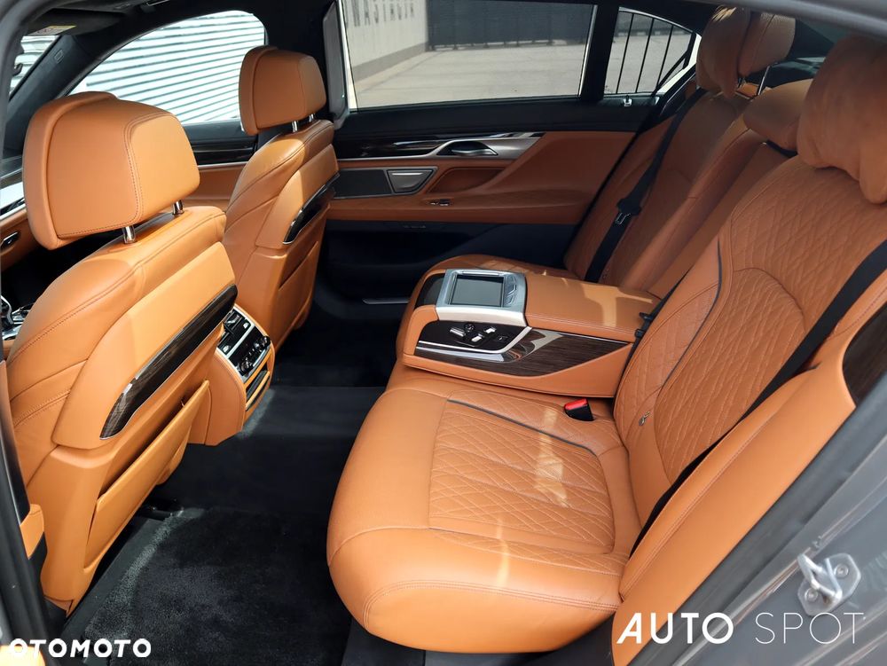 BMW Seria 7 740Ld xDrive sport - 37
