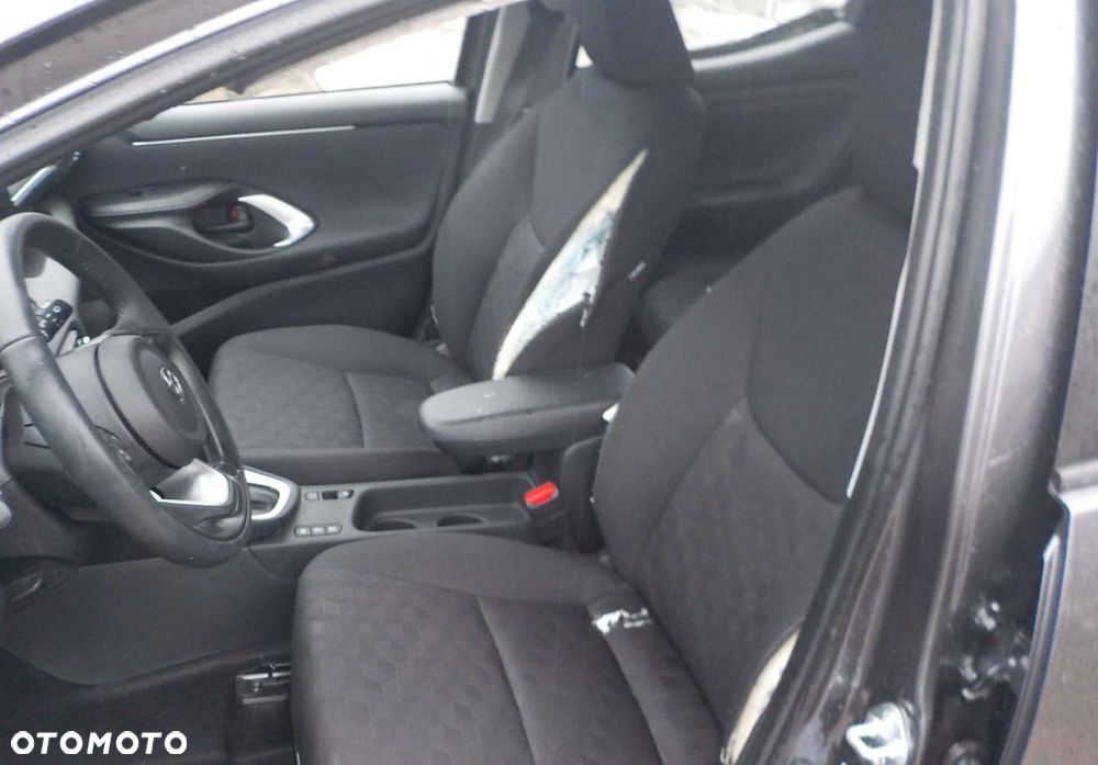 Toyota Yaris - 33