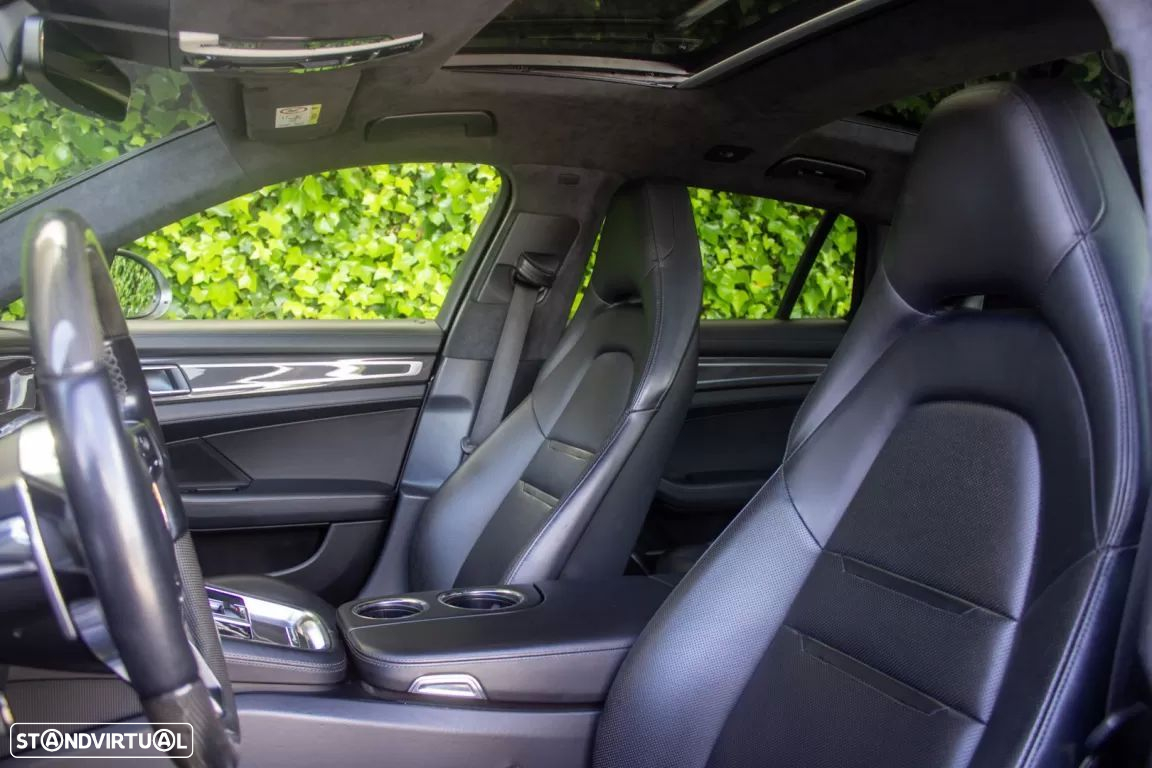 Porsche Panamera Sport Turismo 4 E-Hybrid - 13