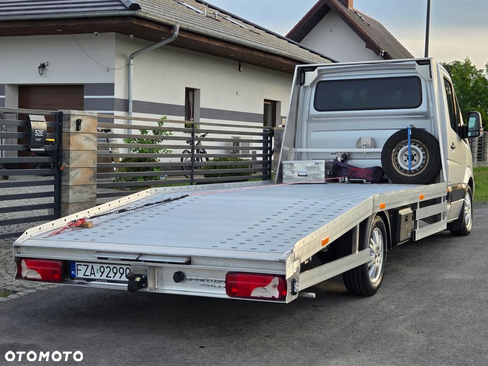 Mercedes-Benz Sprinter - 11