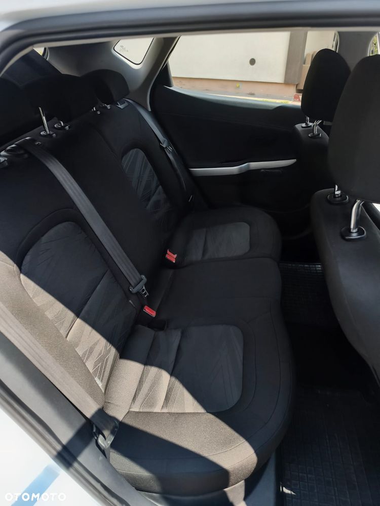 Kia Ceed 1.6 GDI L - 9