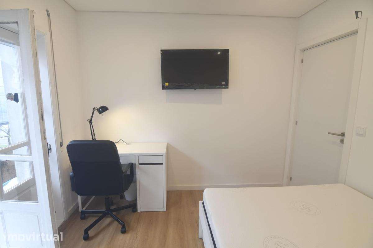 Quarto - localizado em Mafamude Porto - Grande imagem: 3/9