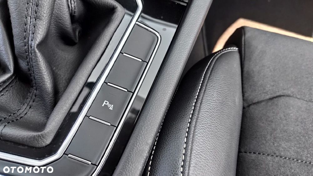 Volkswagen Passat - 25