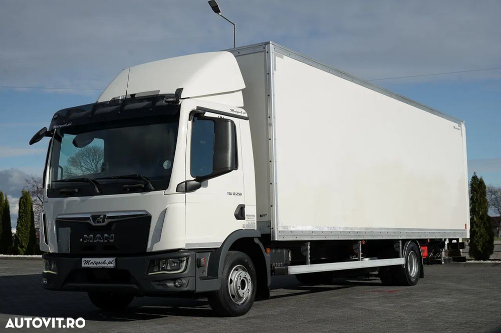MAN TGL 12.250 / CAMION SOLO / CONTAINER 8 M / LIFT / UȘĂ LATERALĂ / 2021 - 1