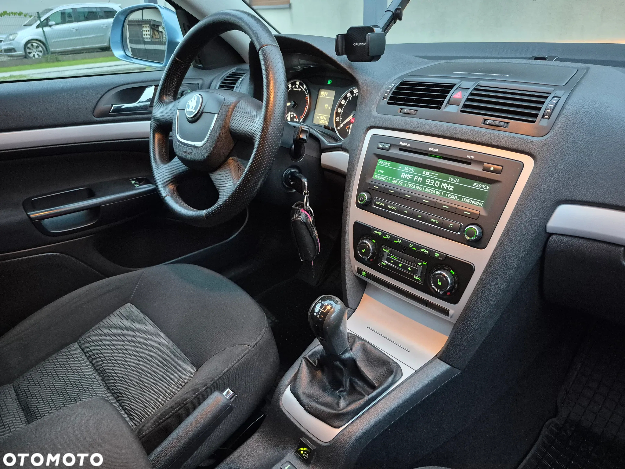 Skoda Octavia 1.6 Ambiente - 8