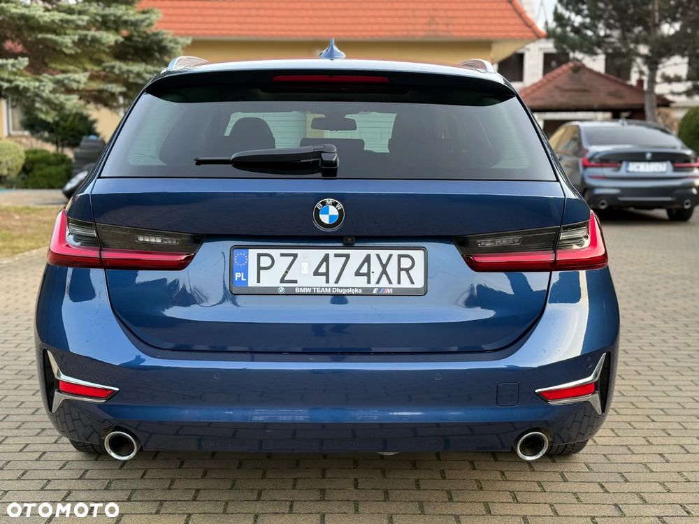 BMW Seria 3 320d xDrive Luxury Line sport - 16