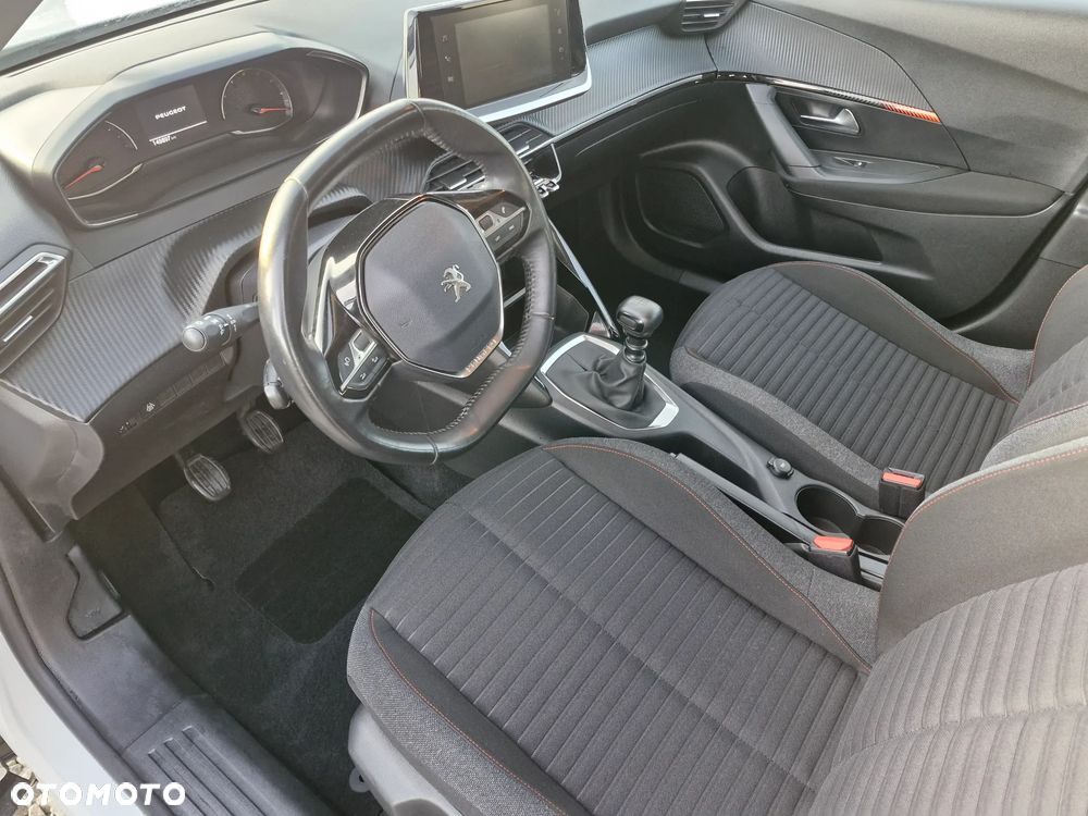 Peugeot 2008 - 12