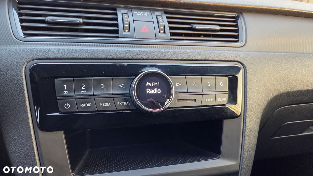 Skoda RAPID 1.2 TSI Active - 22