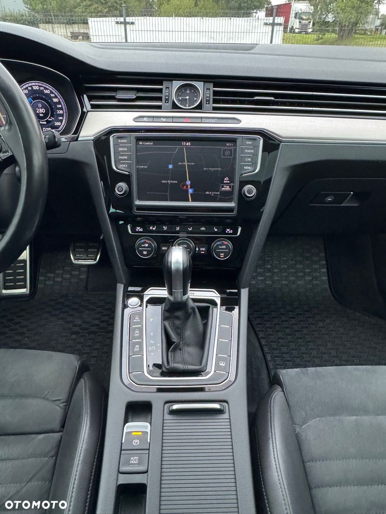 Volkswagen Passat 2.0 TDI 4Mot Elegance DSG - 28