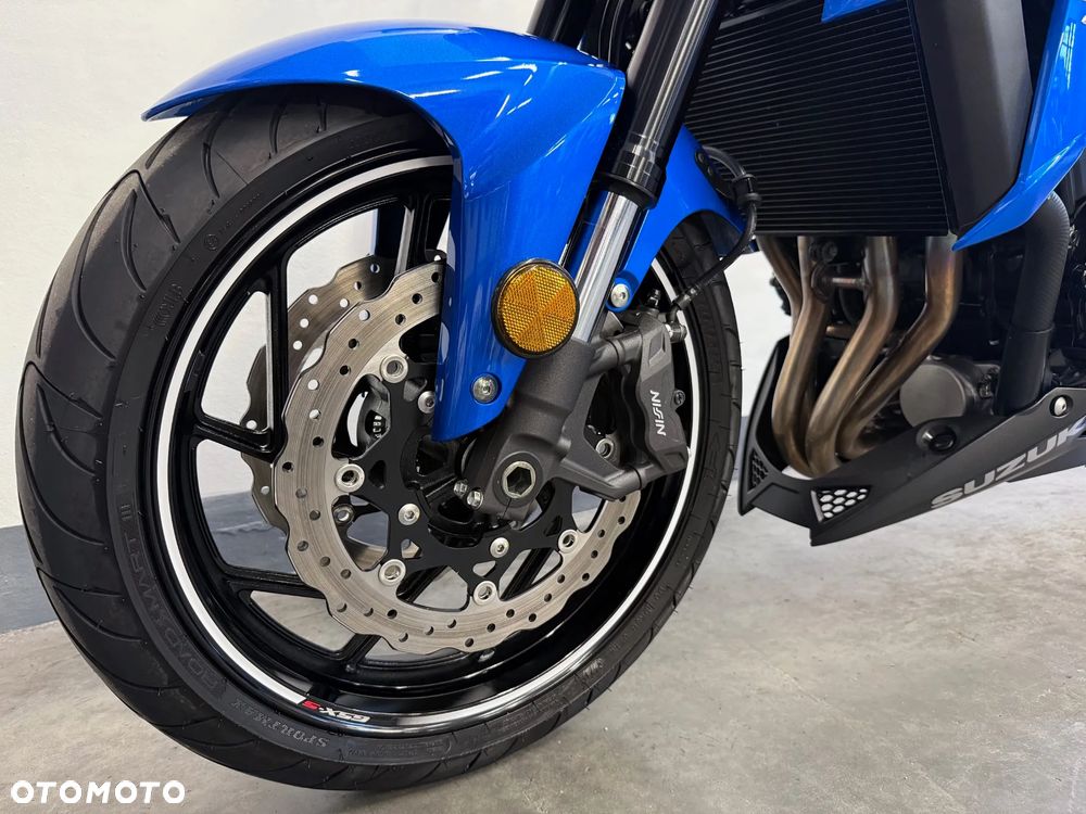 Suzuki GSX - 14