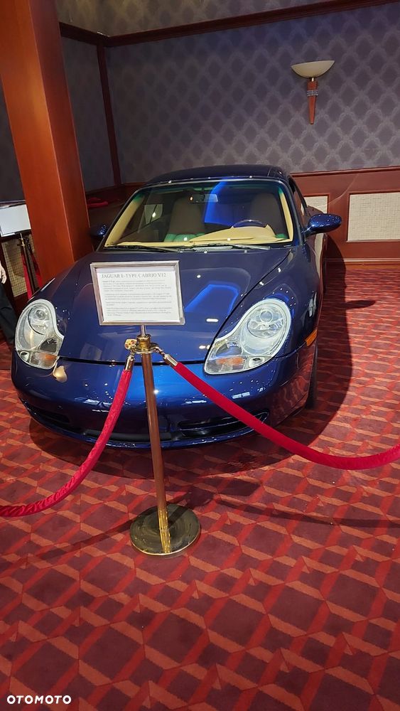 Porsche 911 Carrera 4 - 4