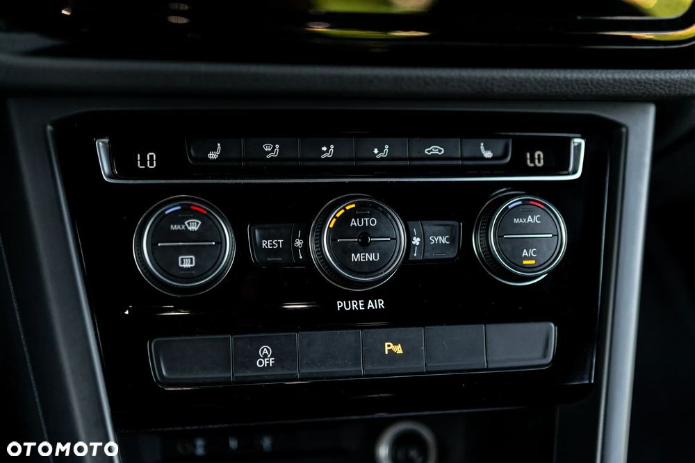 Volkswagen Touran - 29