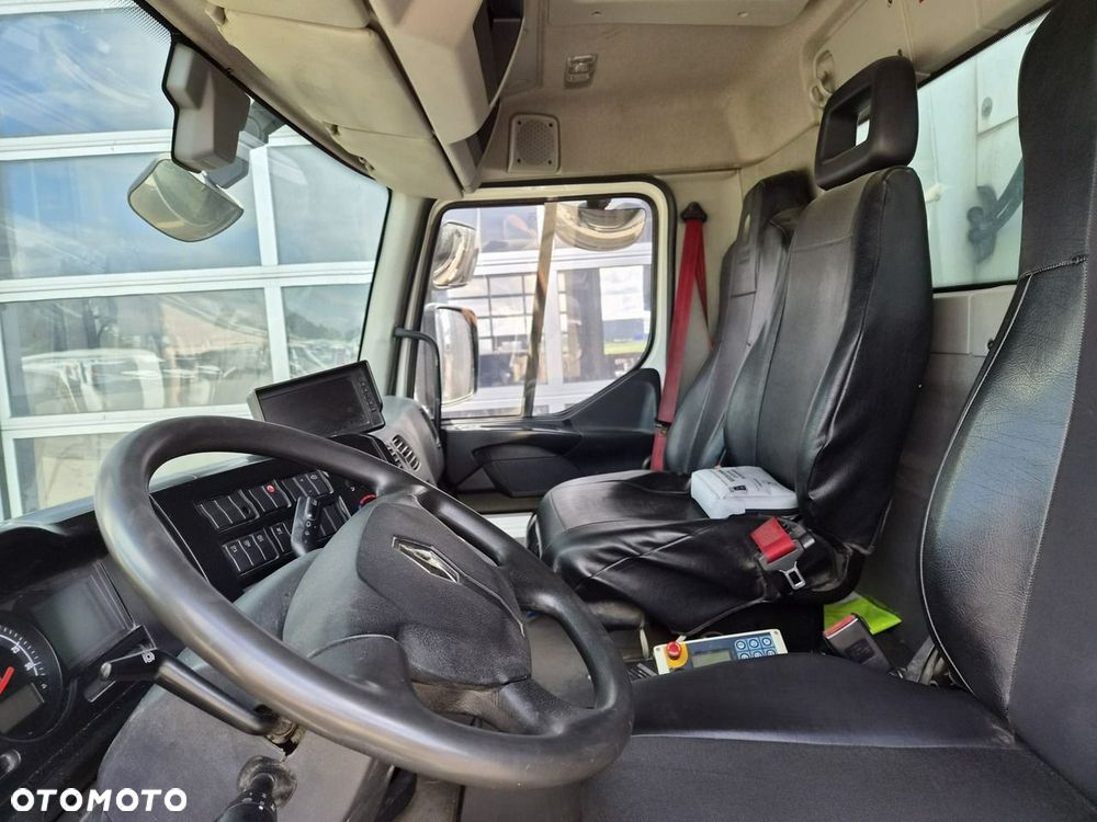 Renault D Wide 320 - 8