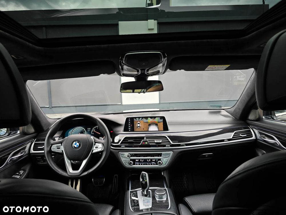 BMW Seria 7 730d xDrive - 24