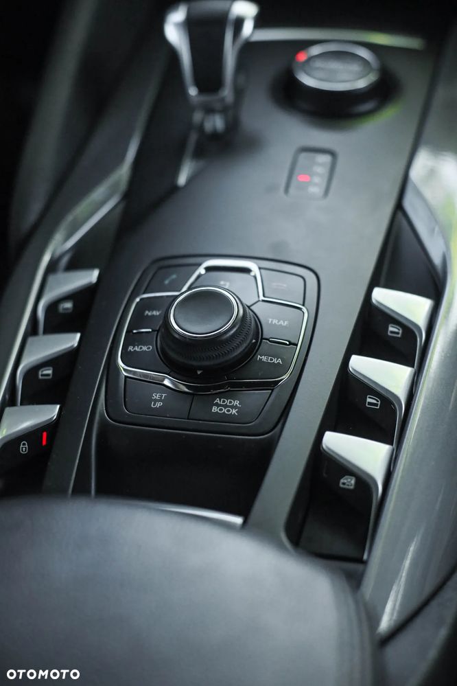 Citroën DS5 2.0 HDi Hybrid4 SoChic MCP - 28