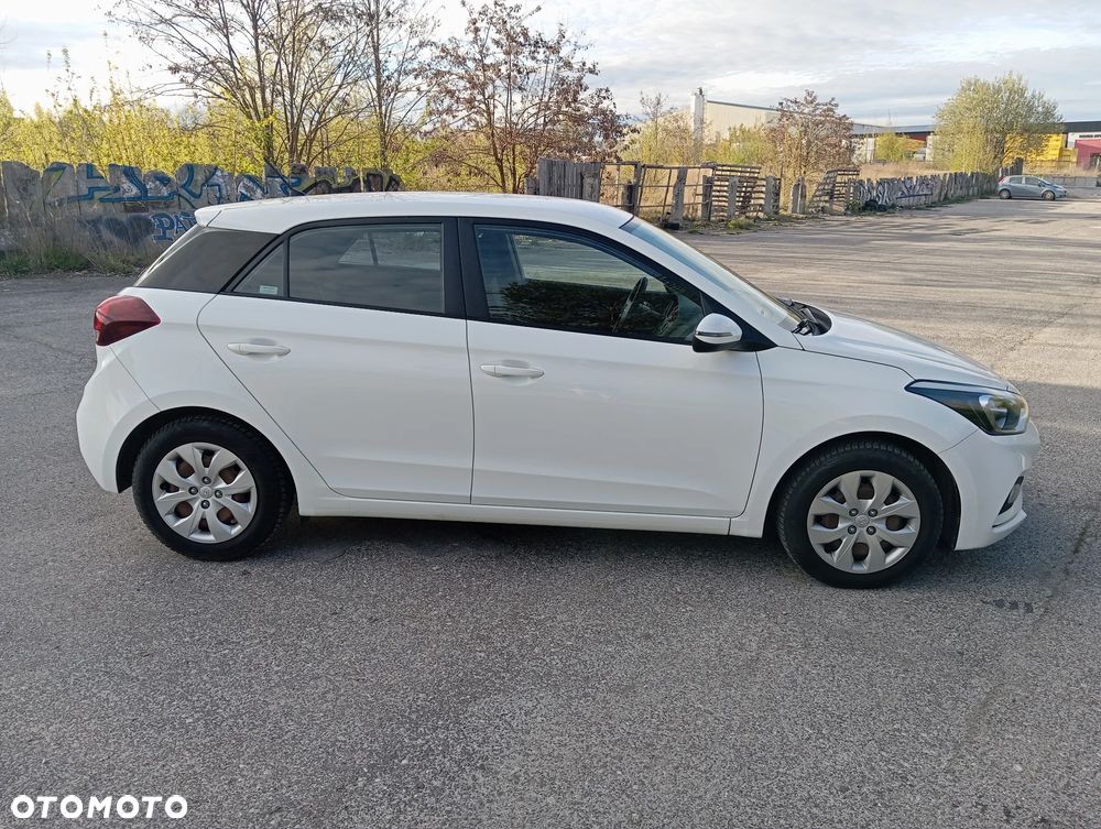 Hyundai i20 1.2 Comfort - 11
