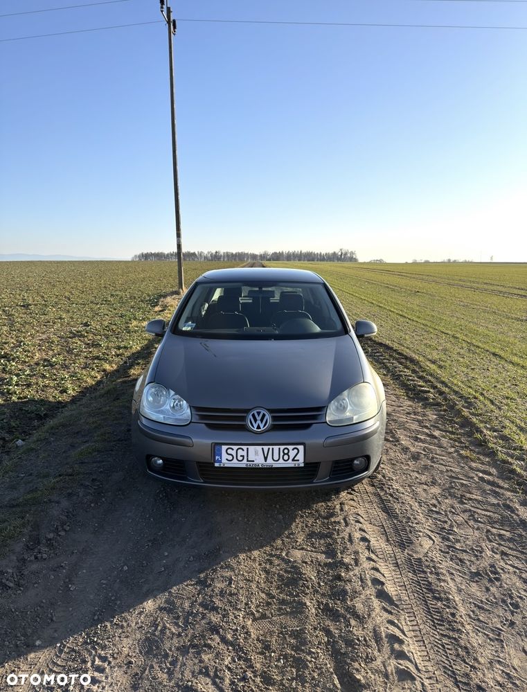 Volkswagen Golf 1.6 FSI Trendline - 3