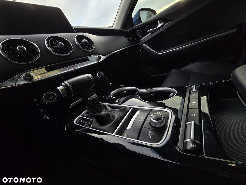 Kia Stinger 2.0 T-GDI L - 17