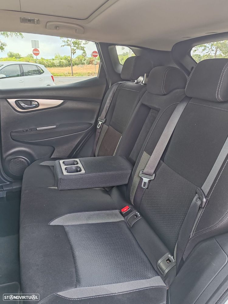 Nissan Qashqai 1.5 dCi N-Connecta - 9