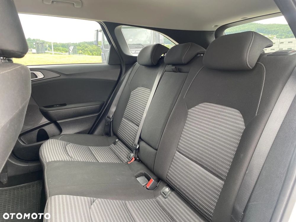 Kia Ceed 1.5 T-GDI M - 16