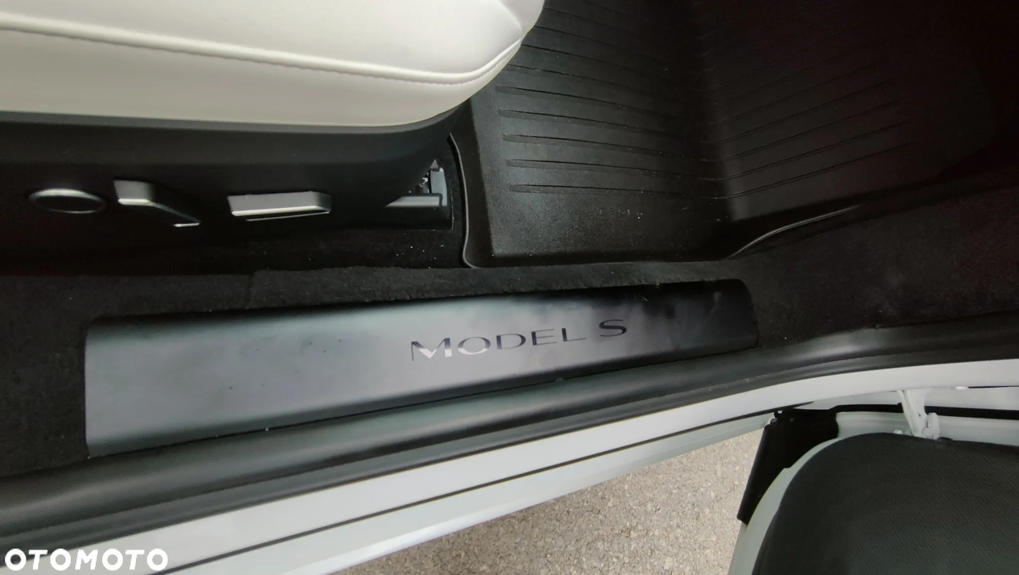 Tesla Model S Long Range - 18