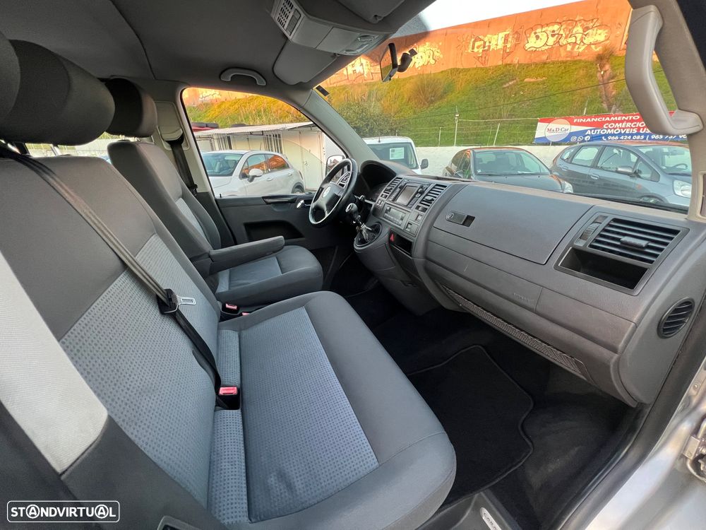 VW Caravelle 2.5 TDi Extra AC 6L - 8