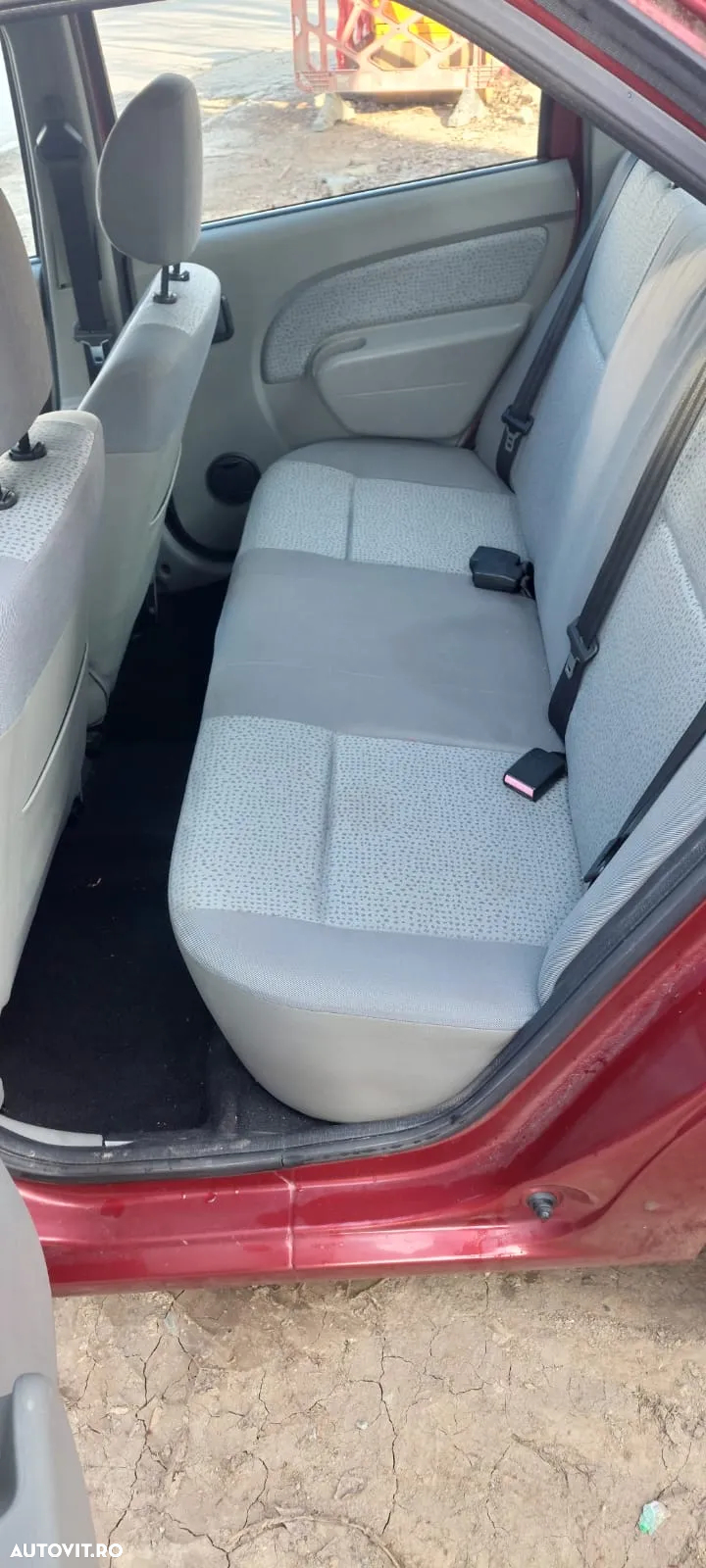 Dacia Logan 1.6 MPI Laureate - 14