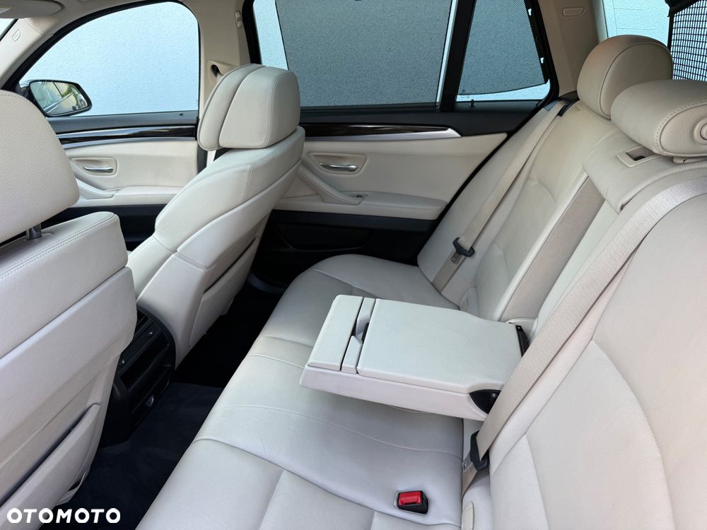 BMW Seria 5 525d Sport-Aut - 22