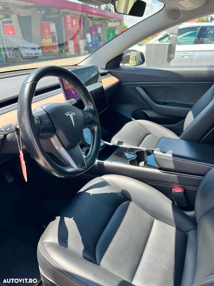 Tesla Model 3 - 11