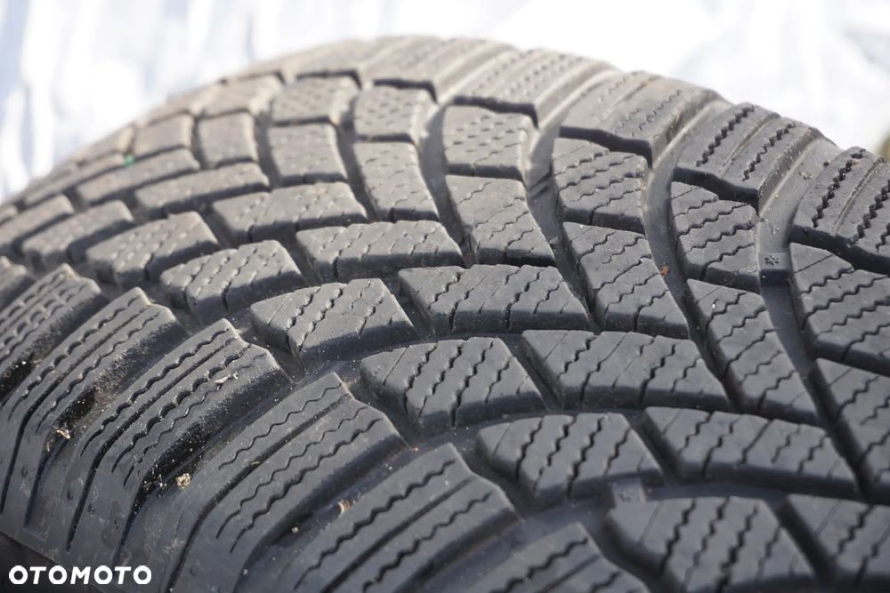 215 65 17 Bridgestone blizzak LM005 22r - 5